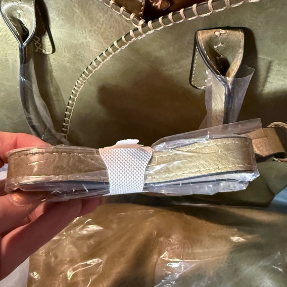 NWT 2 in 1 Green Smart Tote Bag Set with Removable Inner Crossbody Pouch - Picture 8 of 11